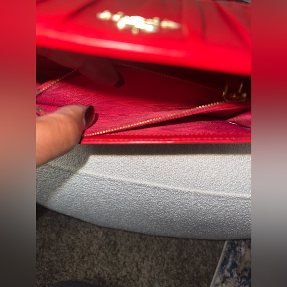 Prada Red Nappa Gaufre
Leather Continental
Wallet - Picture 9 of 9
